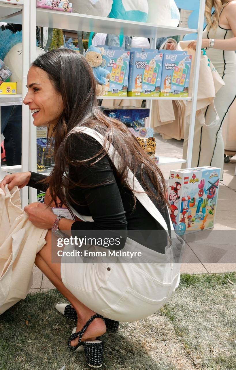 Jordana Brewster Feet